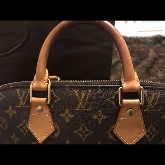 COPY - Brand LOUIS VUITTON model ALMA PM - Picture 3 of 6